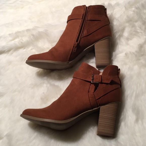 New York & Company Shoes - BUCKLE-ACCENT BOOTIE 👢NWOT